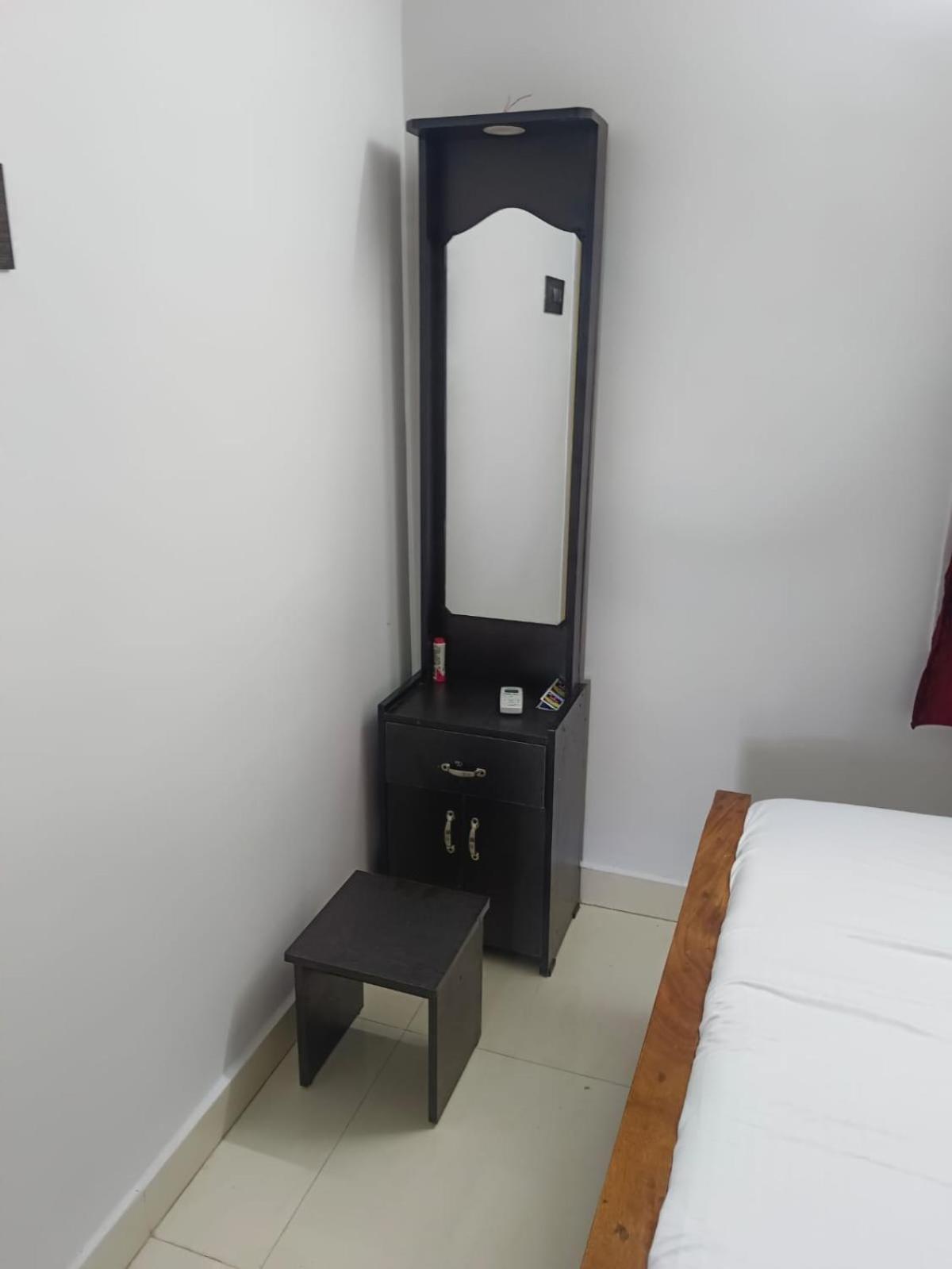 Madurai Koodal Nagar Homestay Exteriör bild
